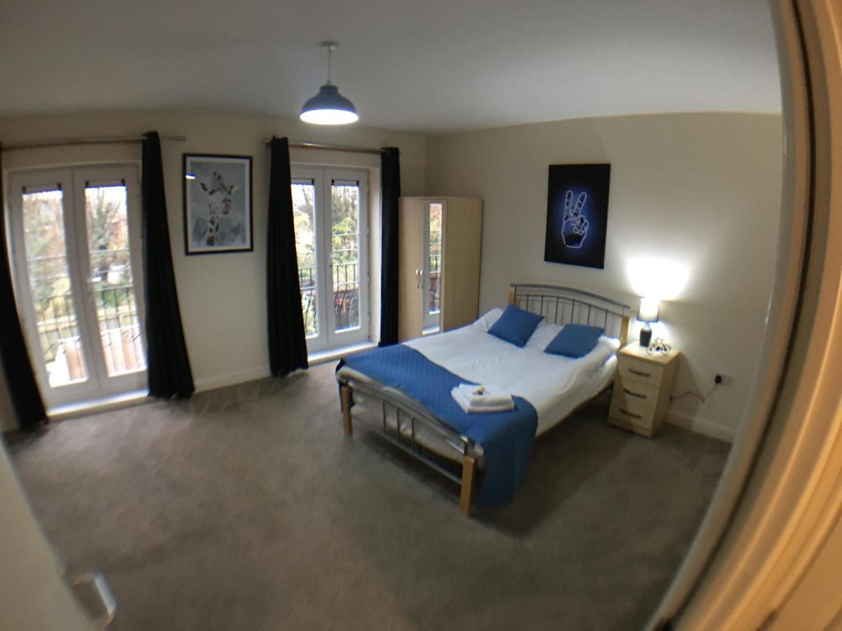 Very Large House, 6 Beds, 4 Bedrooms, 3 Bathrooms, 5 Smart Tv'S & Van Parking 波士顿 外观 照片