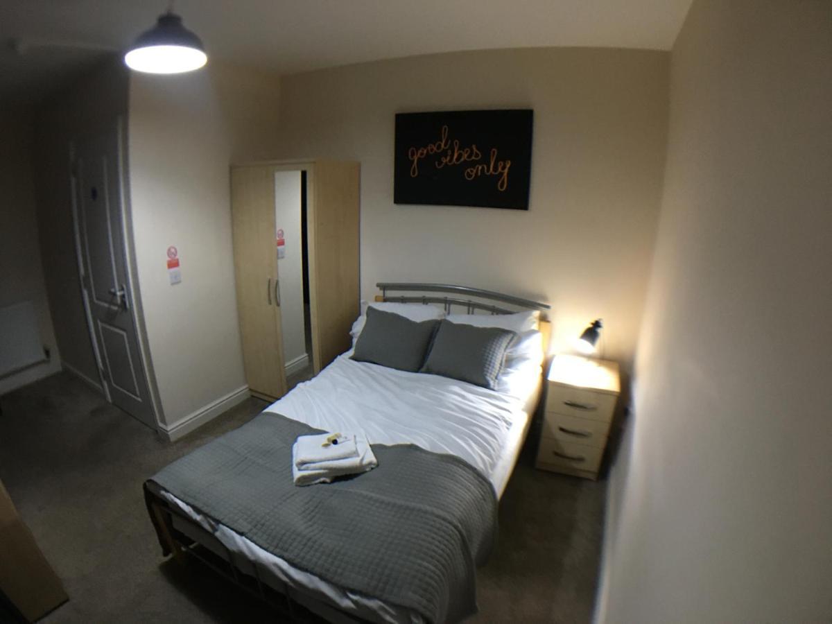 Very Large House, 6 Beds, 4 Bedrooms, 3 Bathrooms, 5 Smart Tv'S & Van Parking 波士顿 外观 照片