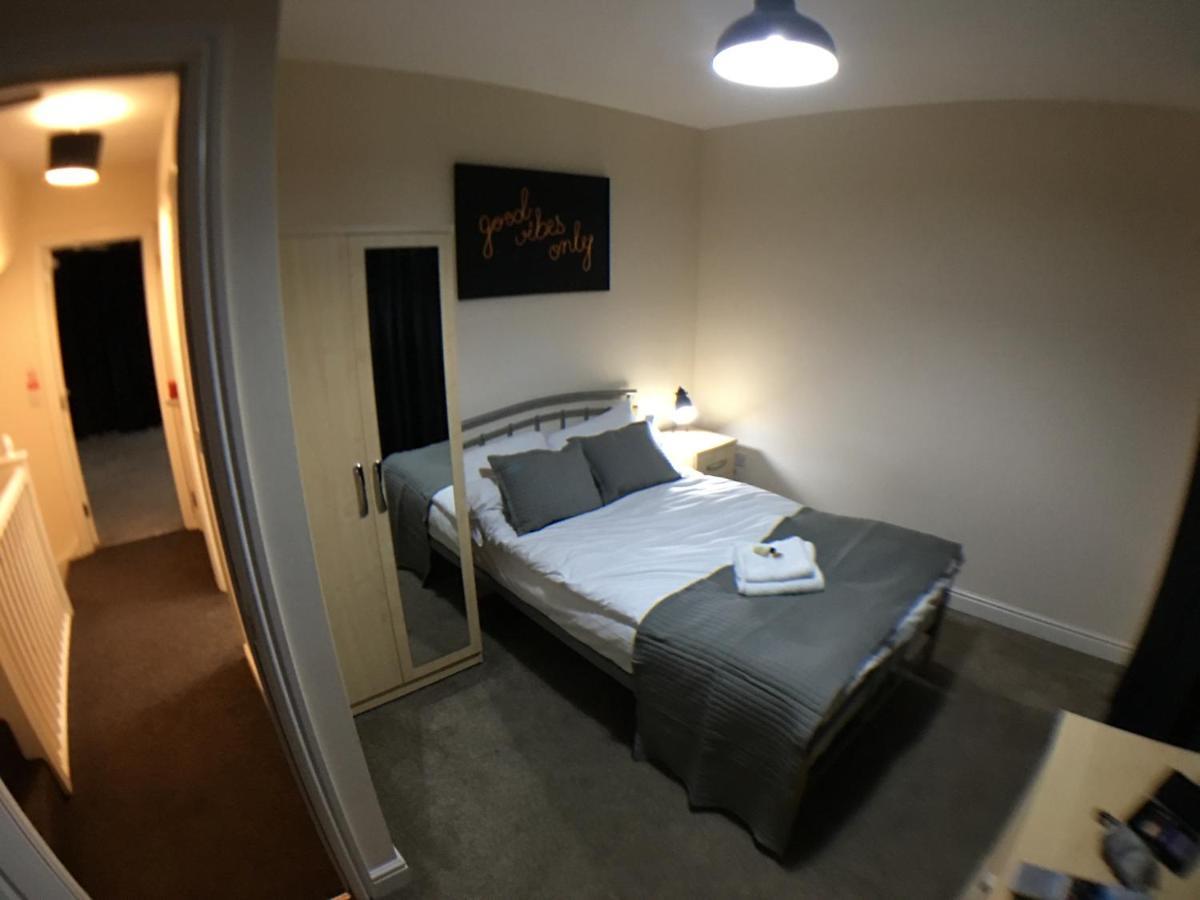 Very Large House, 6 Beds, 4 Bedrooms, 3 Bathrooms, 5 Smart Tv'S & Van Parking 波士顿 外观 照片